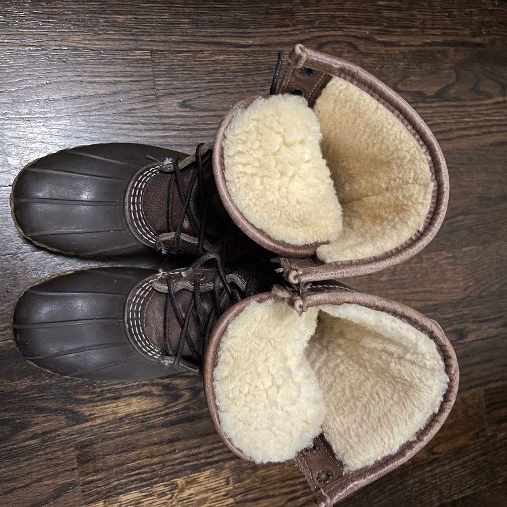 Dark Brown LL Bean boots, fleece line size 6